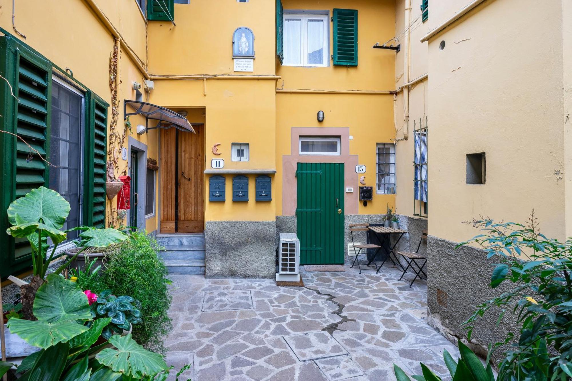 Flat Moon Over Florence Terrace And Free Parking ภายนอก รูปภาพ